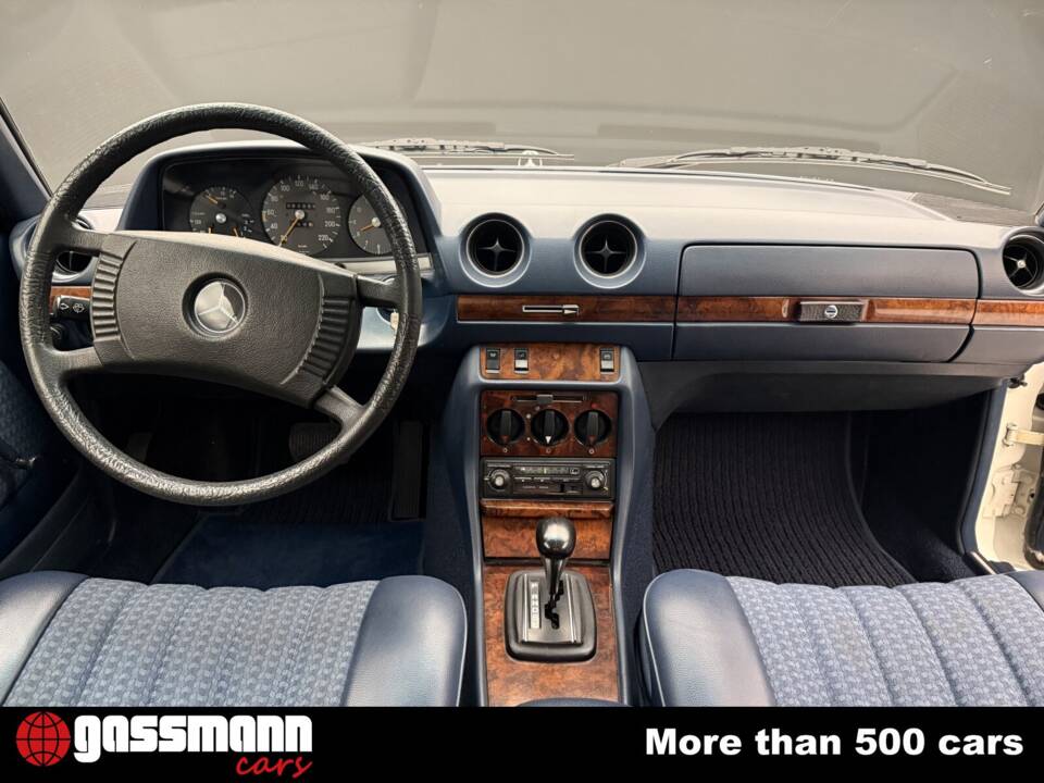 Bild 14/15 von Mercedes-Benz 280 C (1978)