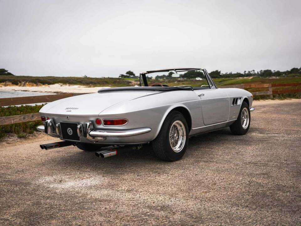 Image 34/48 of Ferrari 330 GTS (1968)