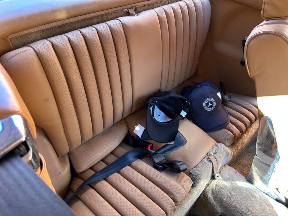 Image 33/51 of Mercedes-Benz 380 SL (1983)