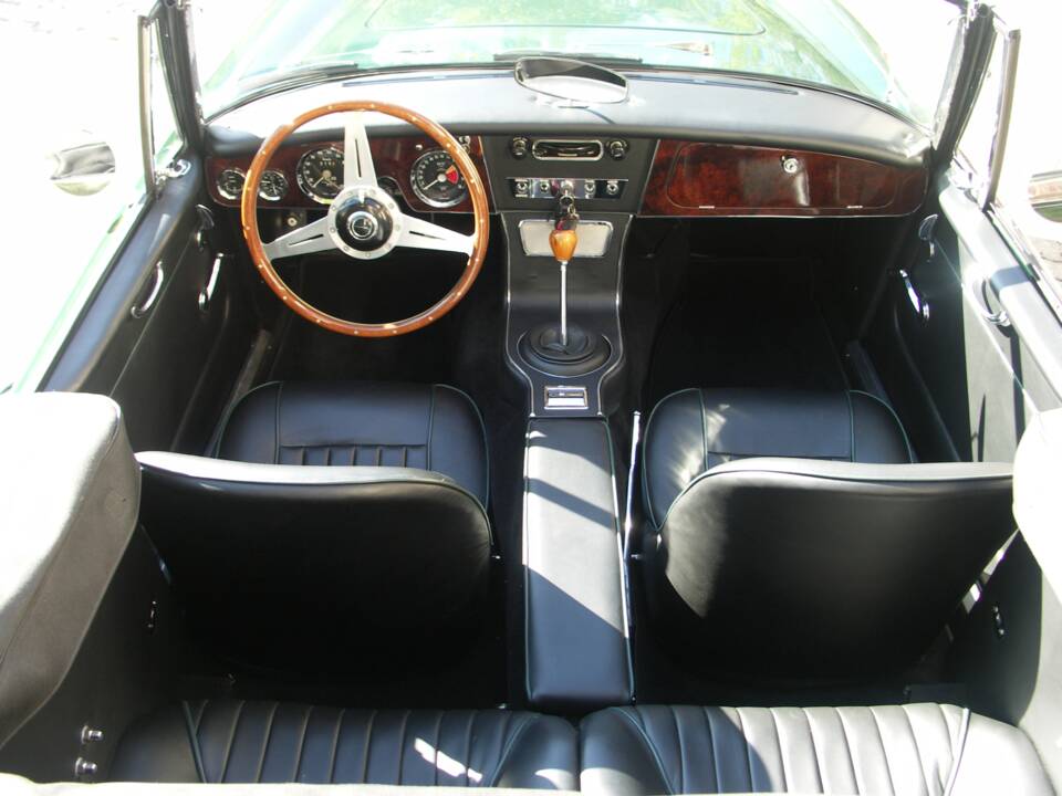Image 13/40 of Austin-Healey 3000 Mk III (BJ8) (1965)
