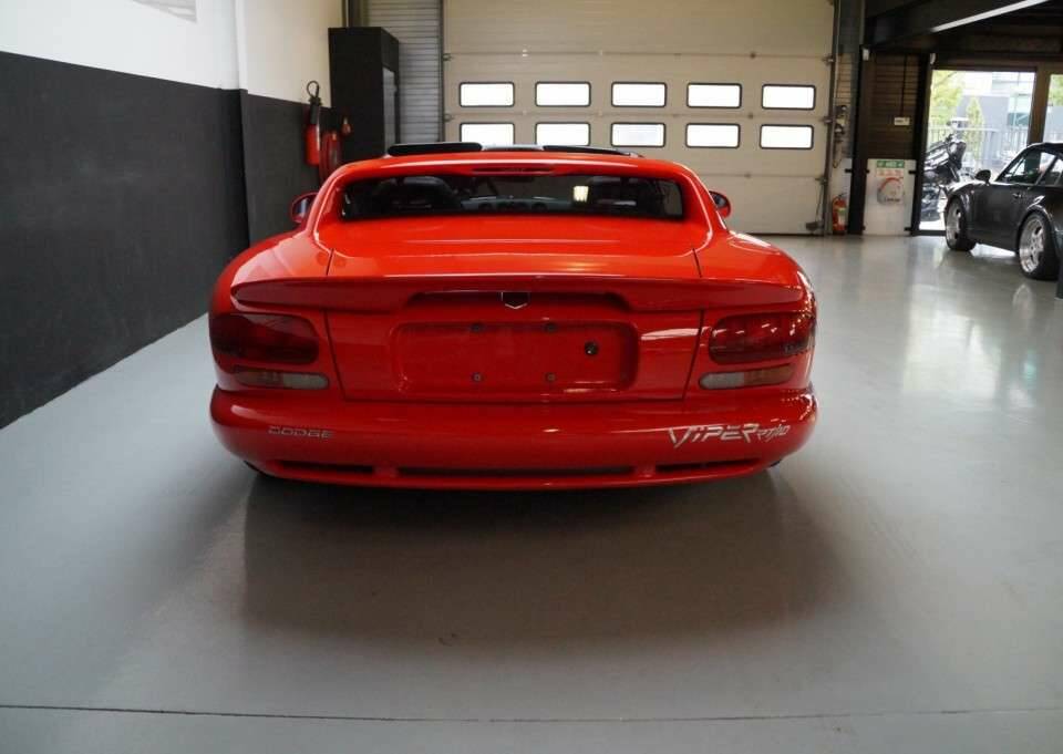 Image 40/50 of Dodge Viper RT&#x2F;10 (1994)