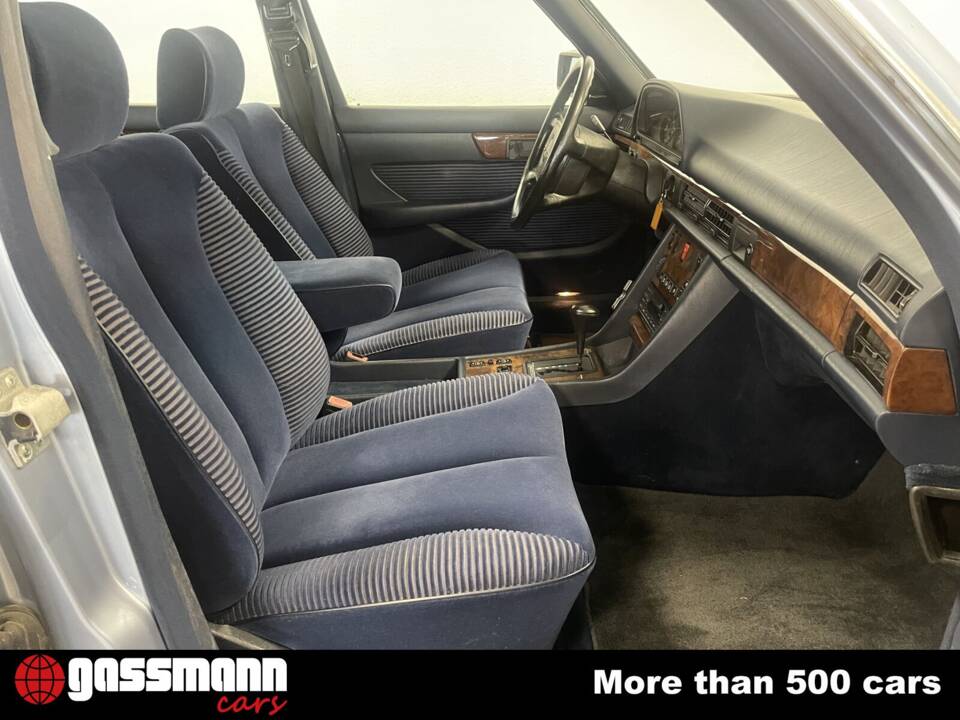 Image 13/15 of Mercedes-Benz 420 SEL (1990)