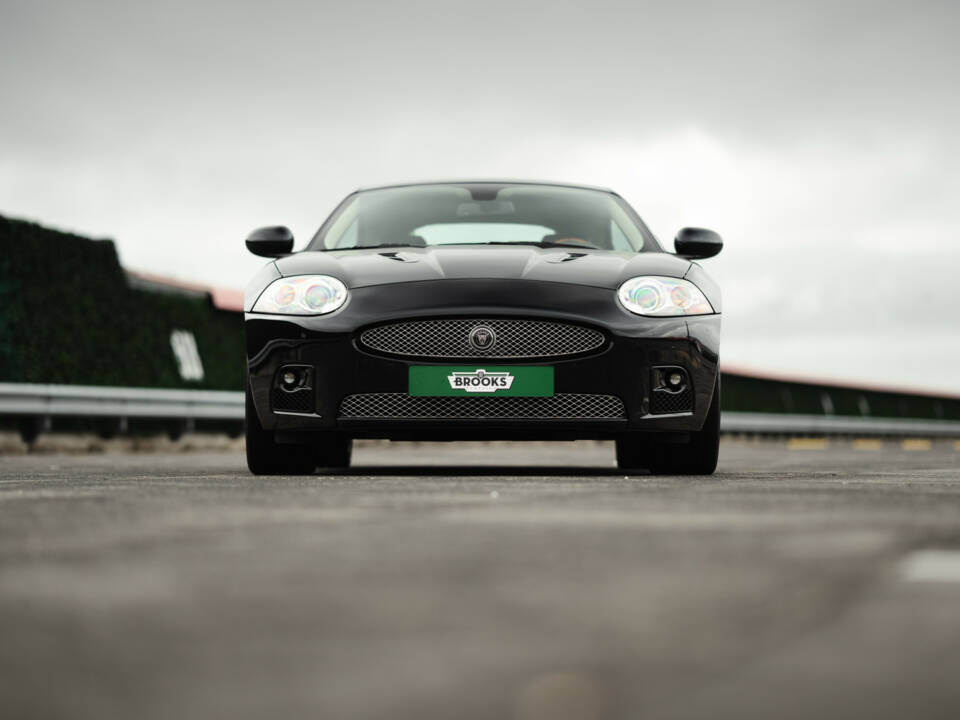 Image 3/33 of Jaguar XKR (2008)