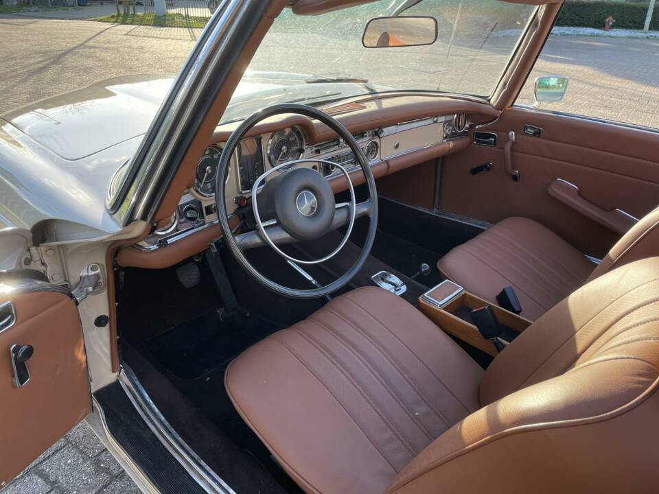 Immagine 26/50 di Mercedes-Benz 280 SL (1969)