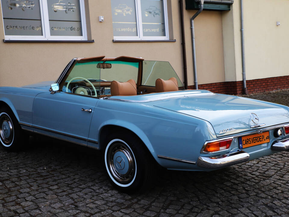 Afbeelding 11/40 van Mercedes-Benz 280 SL (1970)