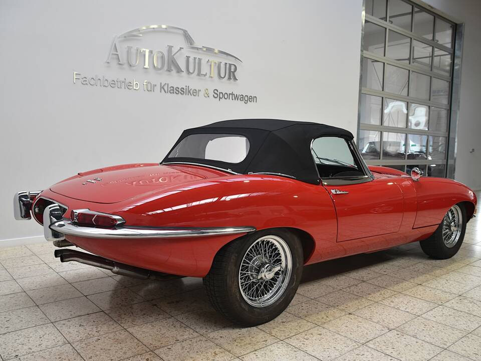 Bild 8/30 von Jaguar E-Type 4.2 (1966)