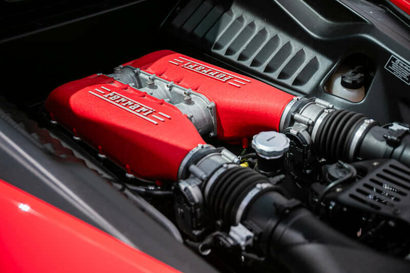 Image 16/50 of Ferrari 458 Italia (2012)
