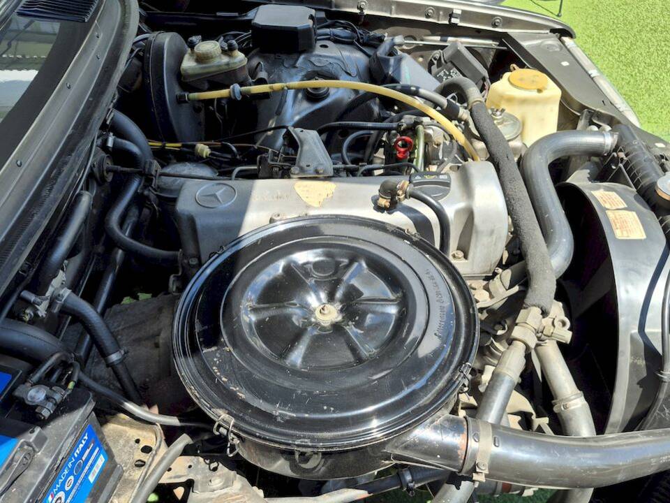 Image 69/71 of Mercedes-Benz 240 D (1980)