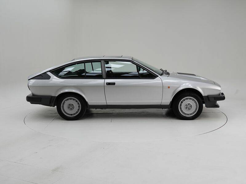 Bild 6/15 von Alfa Romeo GTV 6 2.5 (1982)