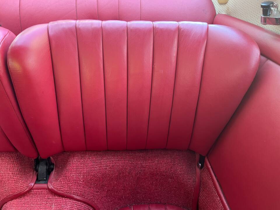 Image 31/63 of Porsche 356 C 1600 (1964)