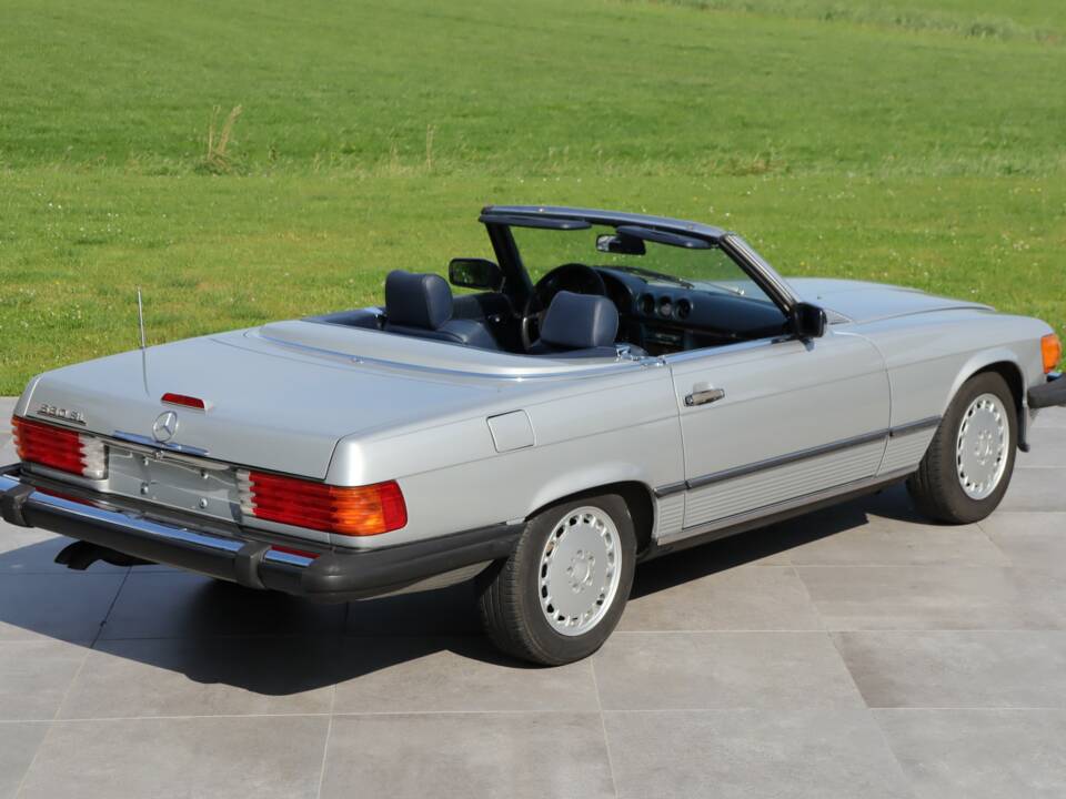 Image 34/50 de Mercedes-Benz 560 SL (1988)