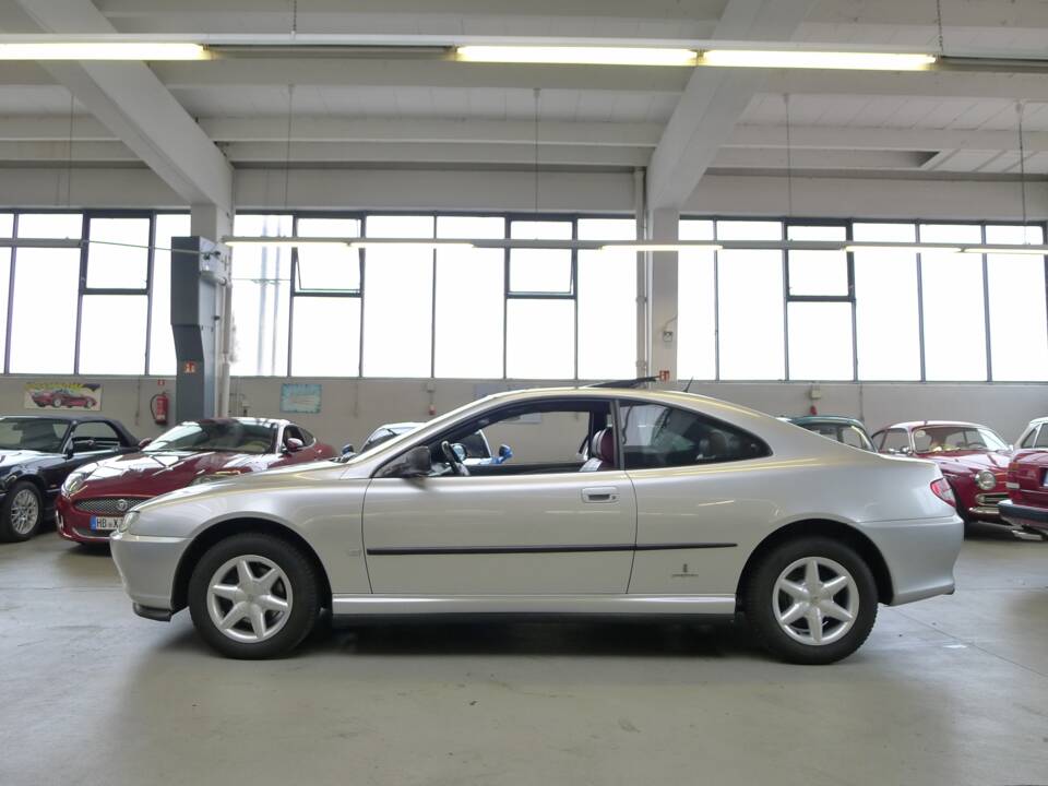 Imagen 18/32 de Peugeot 406 Coupé 2.0 16V (2000)