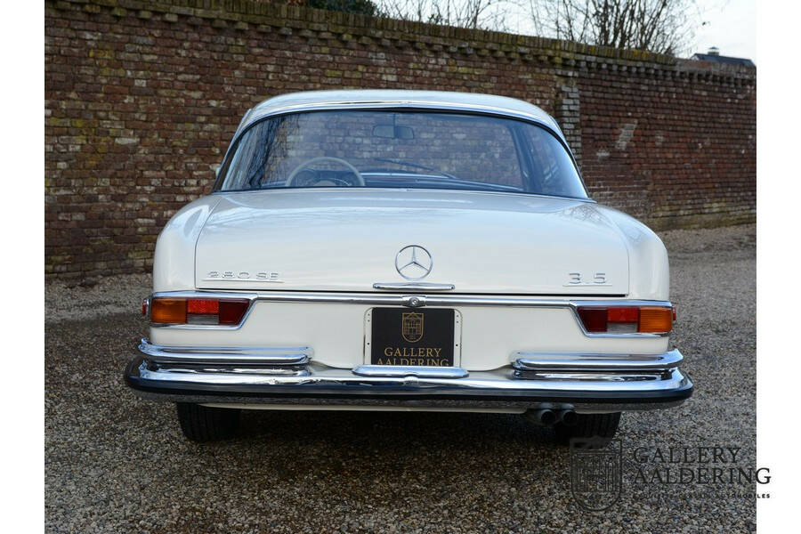 Image 12/50 of Mercedes-Benz 280 SE 3,5 (1971)