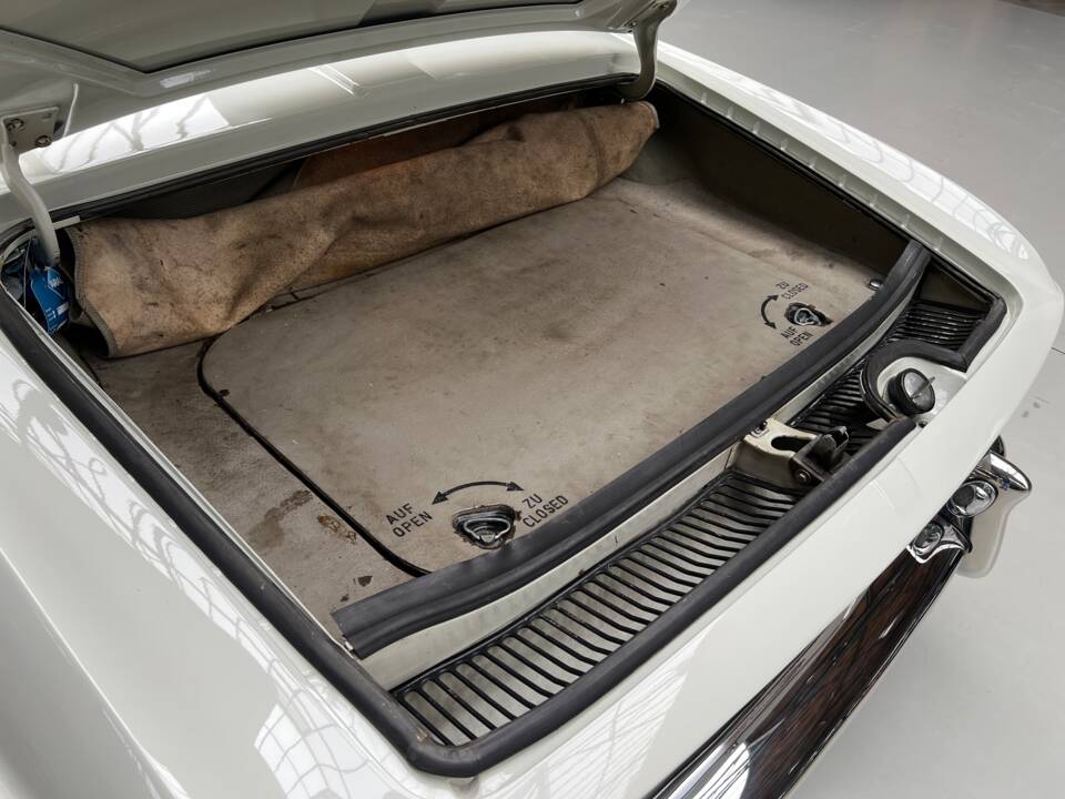 Image 22/37 of Volkswagen Karmann Ghia 1600 L (1968)