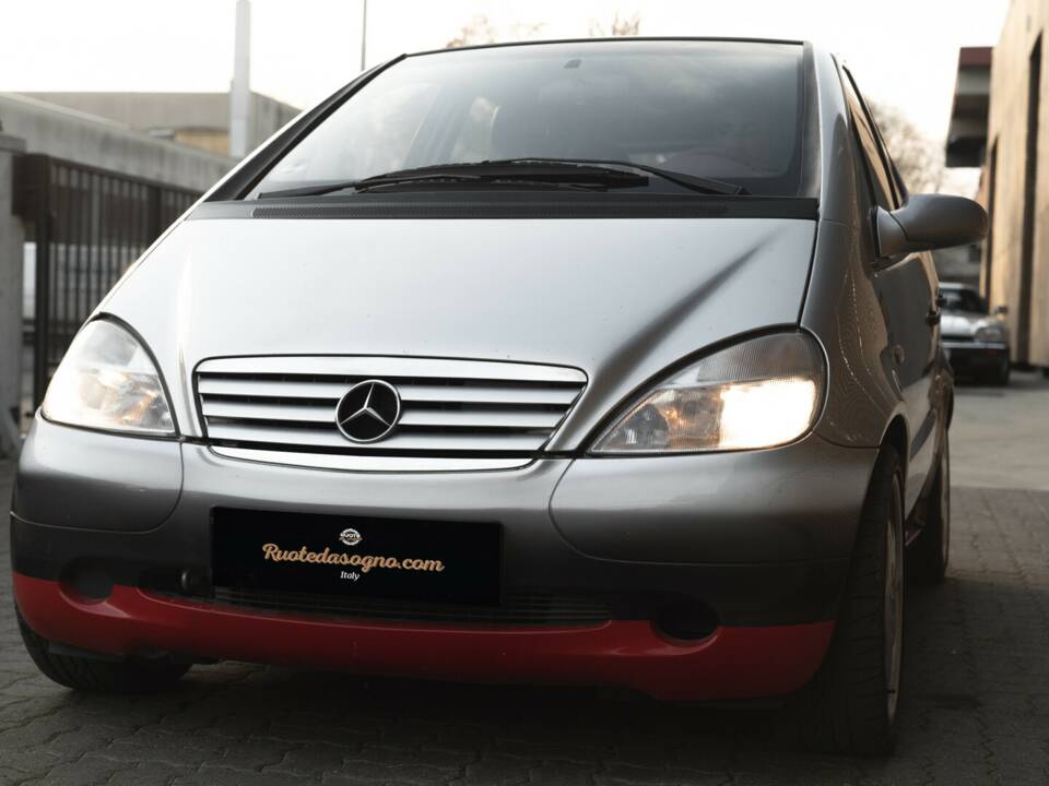 Afbeelding 17/41 van Mercedes-Benz A 160 "F1 Häkkinen Edition" (1999)