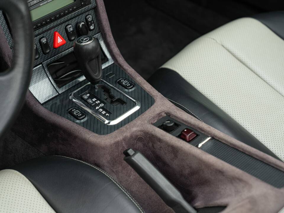 Immagine 44/50 di Mercedes-Benz SLK 230 Kompressor (1997)