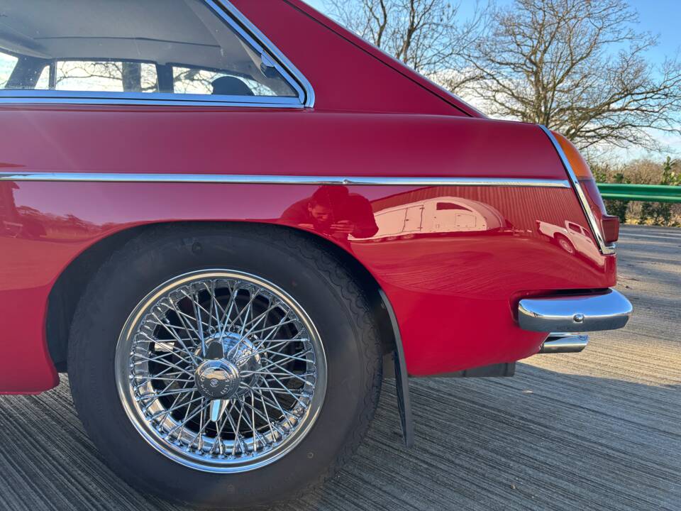 Afbeelding 5/39 van MG MGC GT (1969)