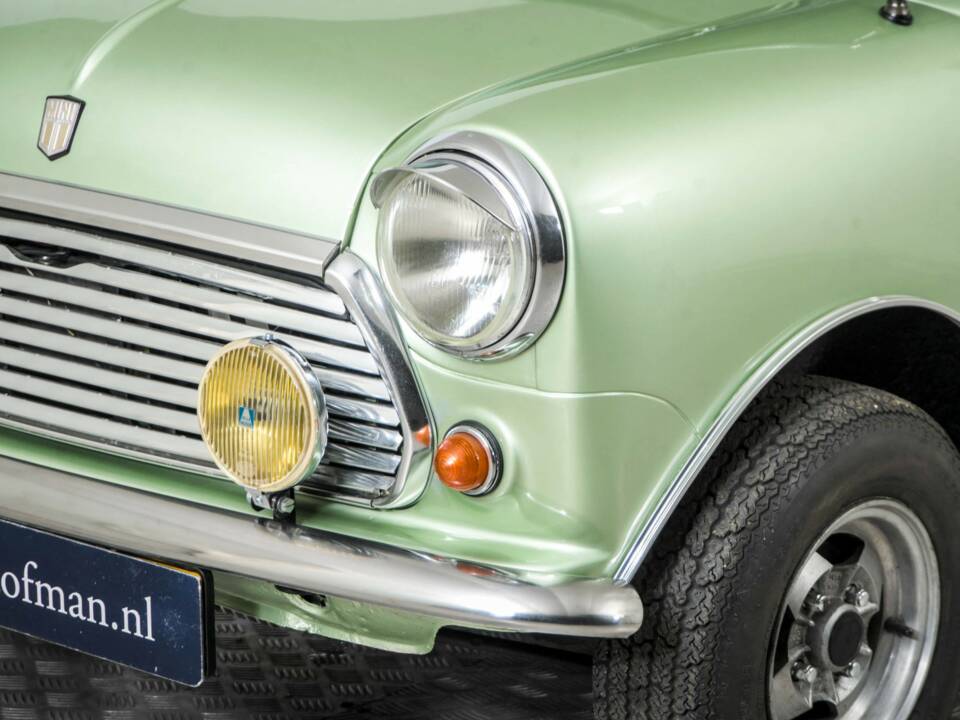 Image 21/50 of Austin Mini 1000 (1983)