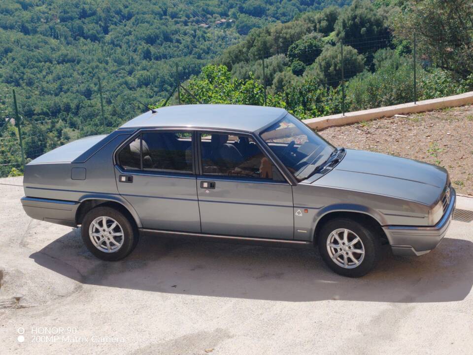 Image 20/31 of Alfa Romeo 90 2.0 (1984)