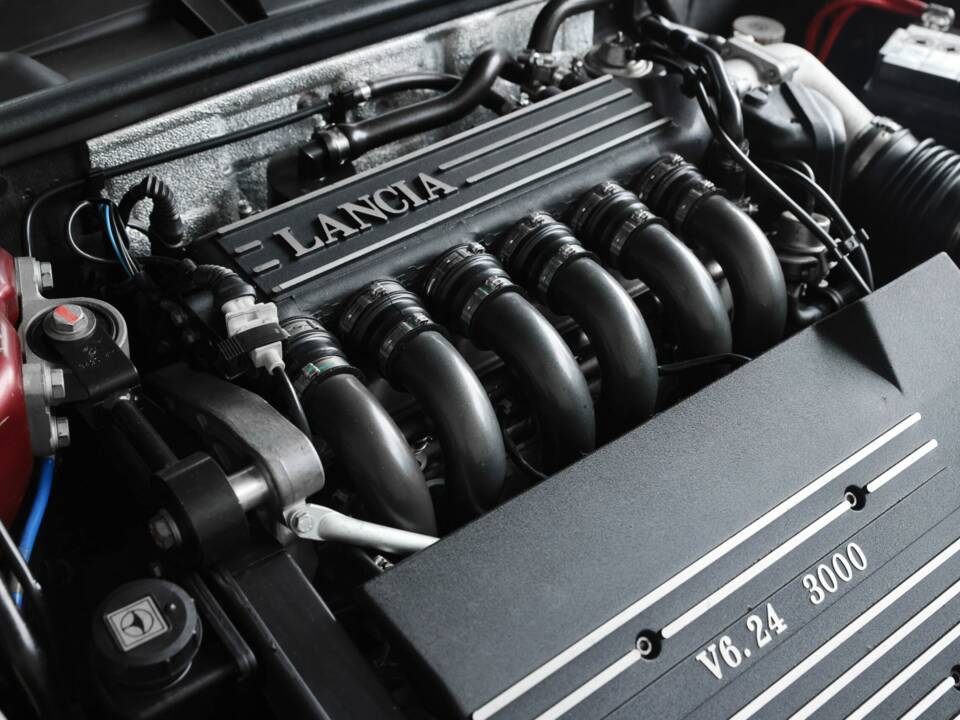 Image 32/46 of Lancia Kappa 3.0 (1999)