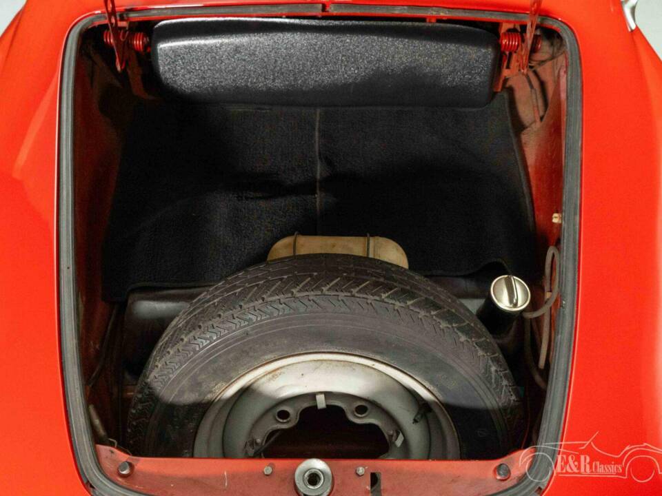 Image 18/19 of Volkswagen Karmann Ghia 1200 (1963)