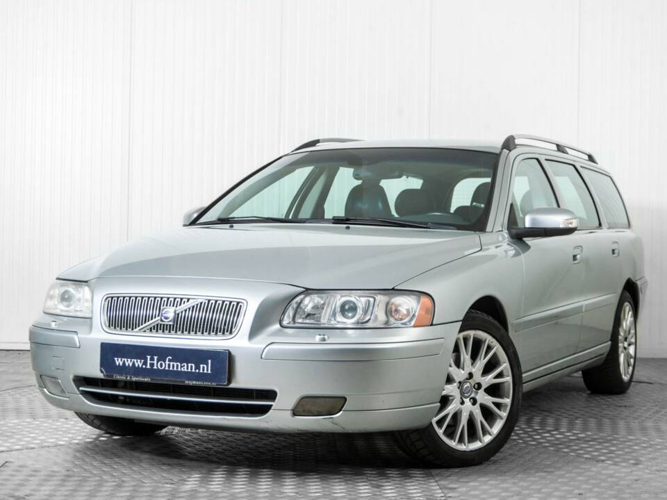 Image 3/36 of Volvo V70 D5 (2008)