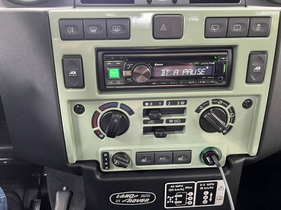 Imagen 9/10 de Land Rover Defender 110 Heritage (2015)
