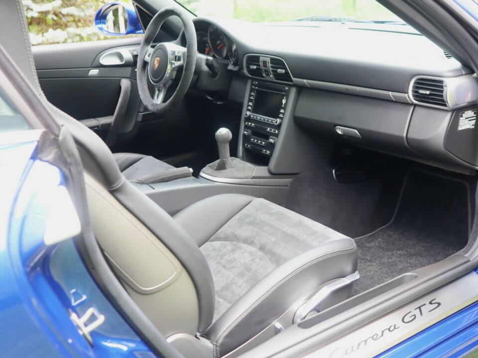 Bild 28/50 von Porsche 911 Carrera 4 GTS (2011)