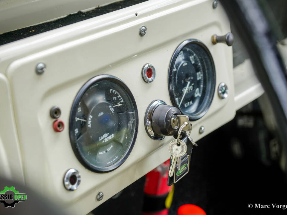 Image 36/55 of Land Rover 88 (1958)