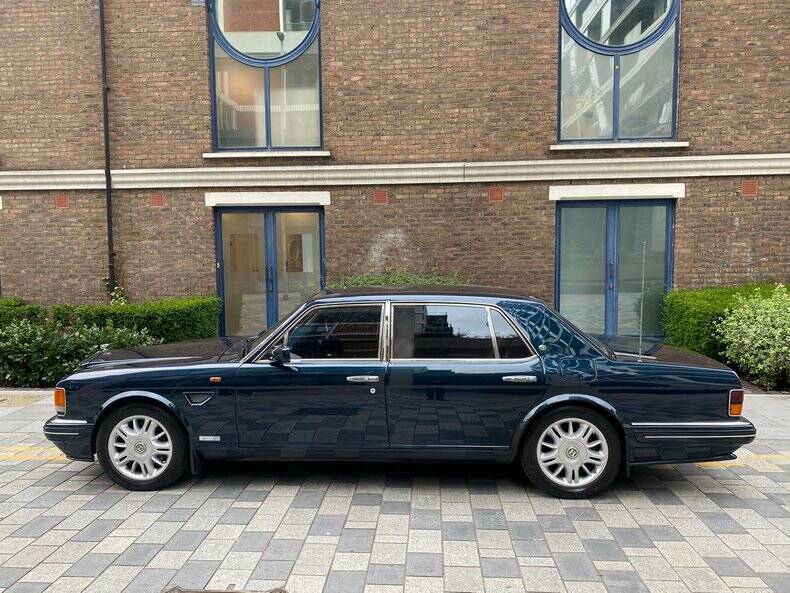 Image 22/50 of Bentley Brooklands R Mulliner (1998)