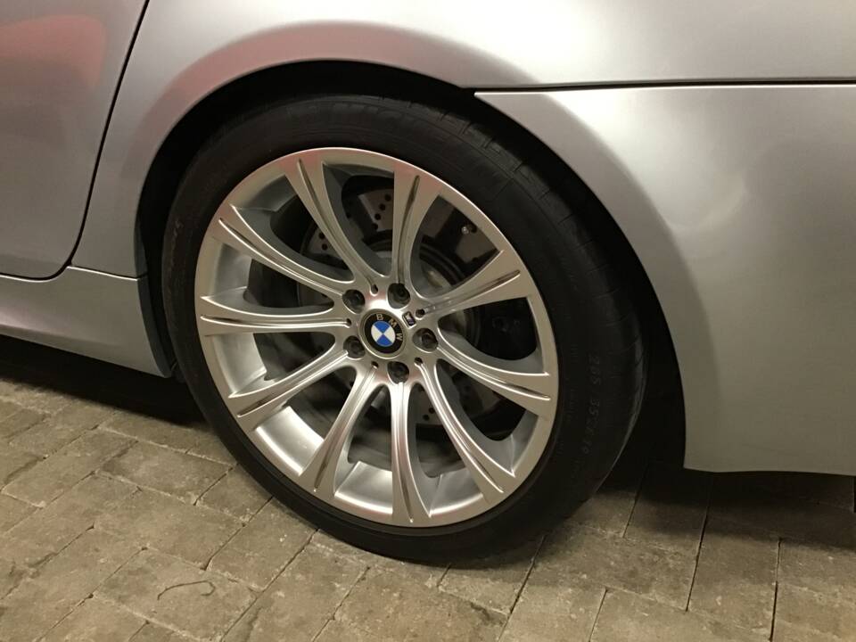 Imagen 19/25 de BMW M5 (2005)