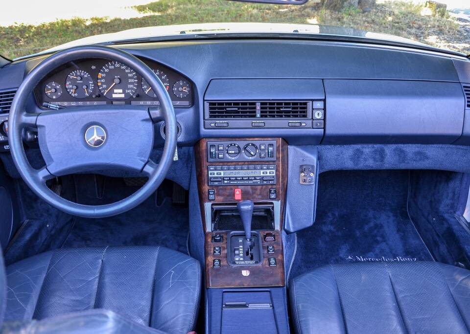 Imagen 39/50 de Mercedes-Benz 300 SL (1991)