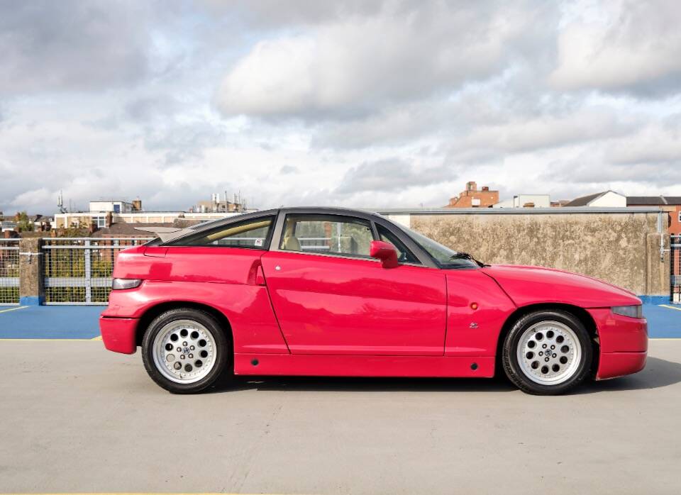 Image 5/10 de Alfa Romeo SZ (1991)