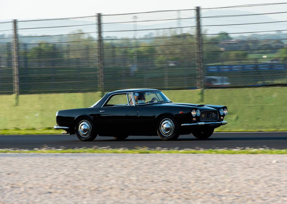 Imagen 20/23 de Lancia Flaminia GT Touring (1961)