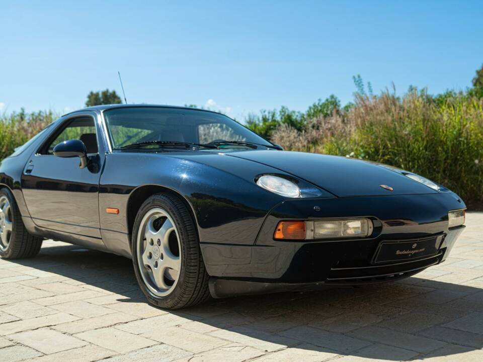 Afbeelding 4/50 van Porsche 928 GTS (1992)