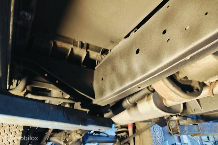 Image 37/39 de Land Rover Defender 90 (1997)