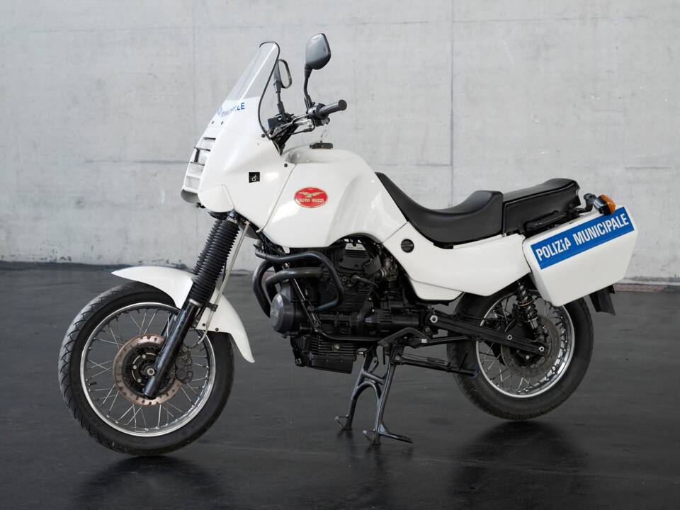Immagine 4/19 di Moto Guzzi 750 X PA (1997)