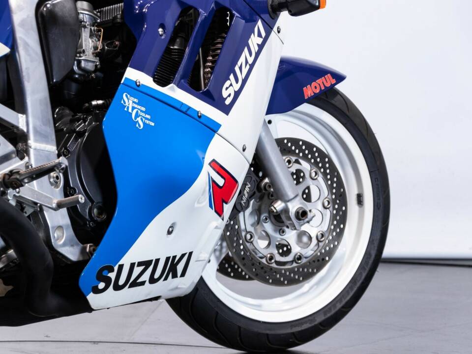 Bild 39/50 von Suzuki DUMMY (1988)