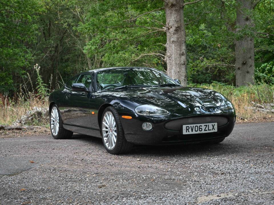 Image 7/50 of Jaguar XKR (2006)