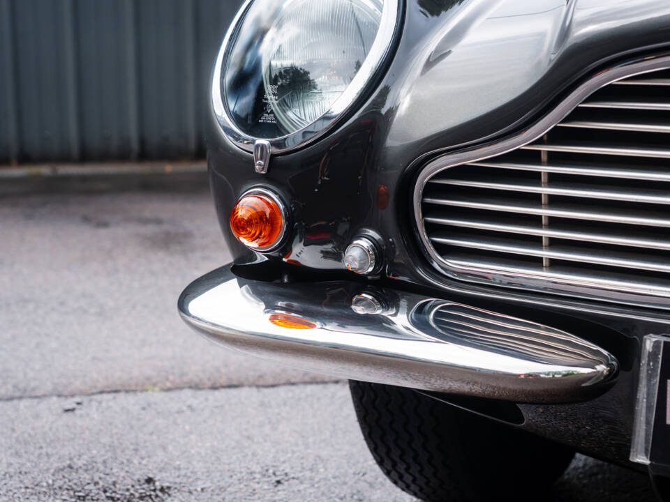 Imagen 49/49 de Aston Martin DB 6 Mk II (1970)