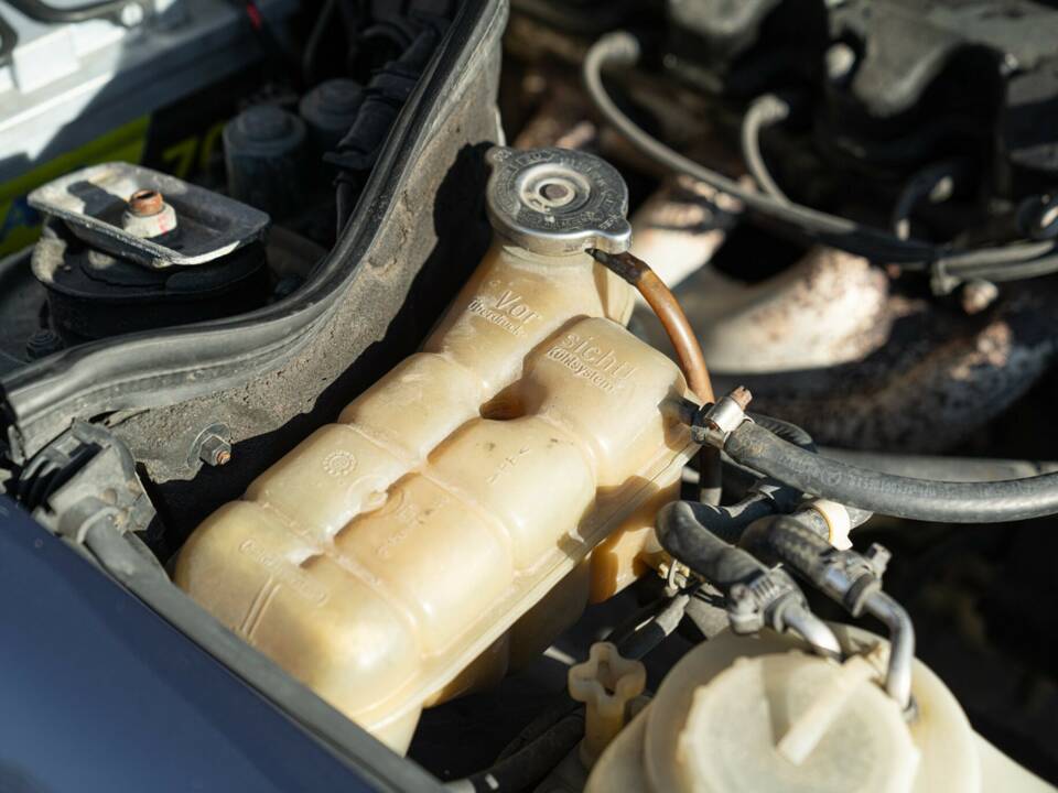 Afbeelding 49/50 van Mercedes-Benz 200 CE (1992)
