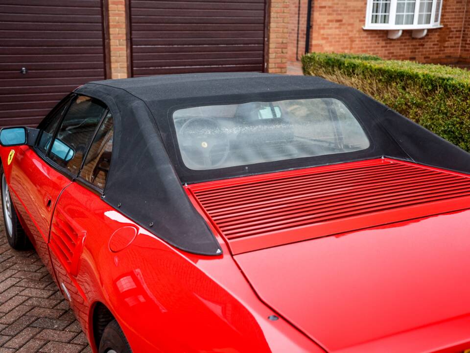 Image 21/42 of Ferrari Mondial T (1990)