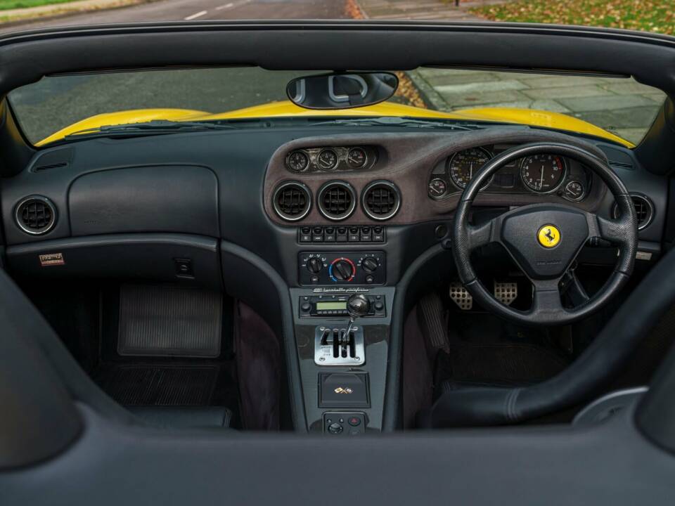 Immagine 15/30 di Ferrari 550 Barchetta (2001)