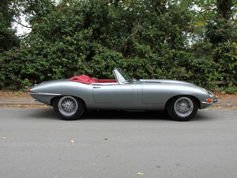 Imagen 7/19 de Jaguar E-Type 4.2 (1967)