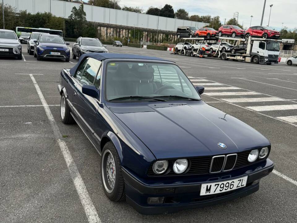 Bild 13/55 von BMW 320i (1991)