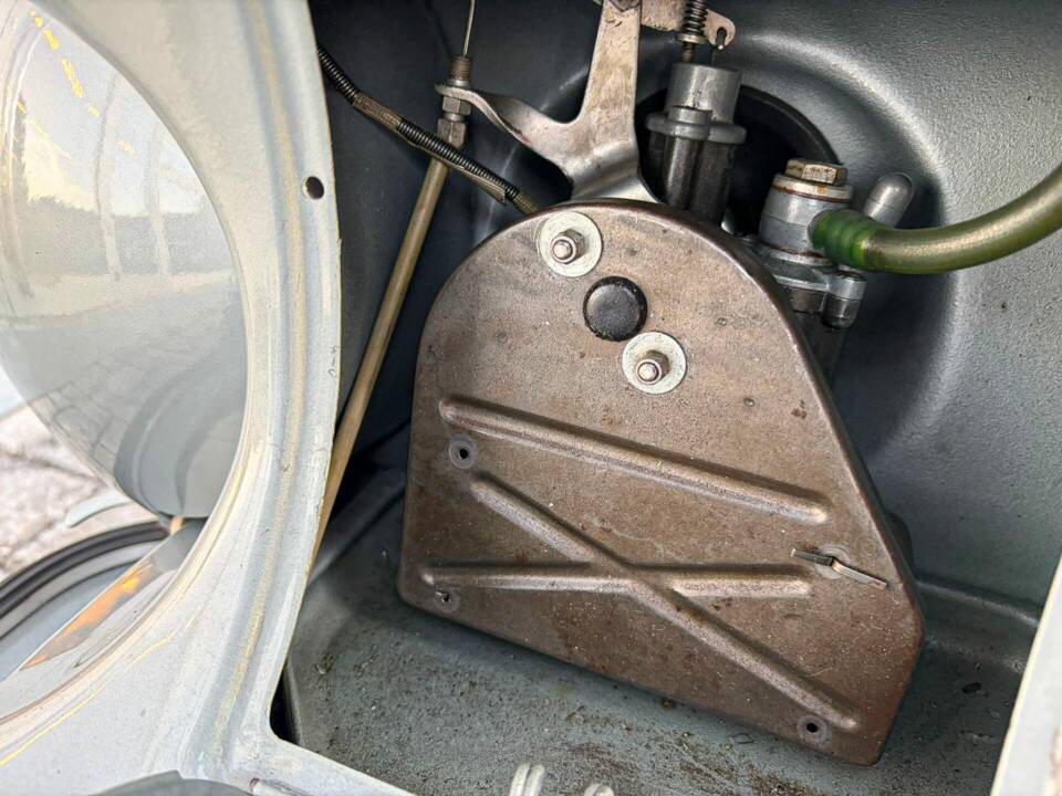 Image 19/24 of Piaggio Vespa 150 (1957)