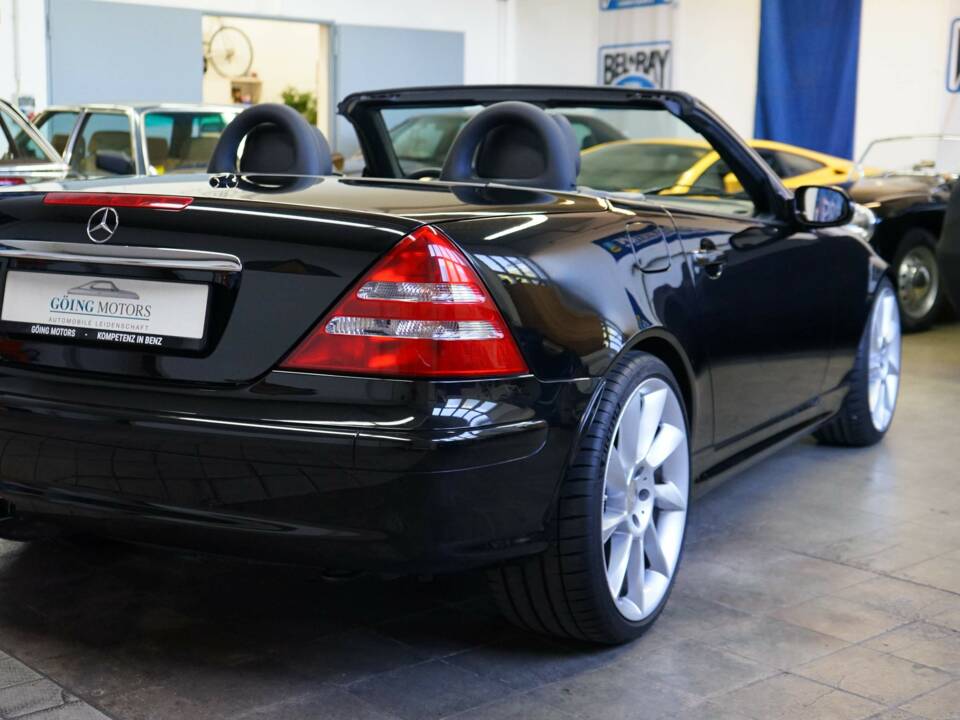 Image 20/48 of Mercedes-Benz SLK 230 Kompressor (2003)