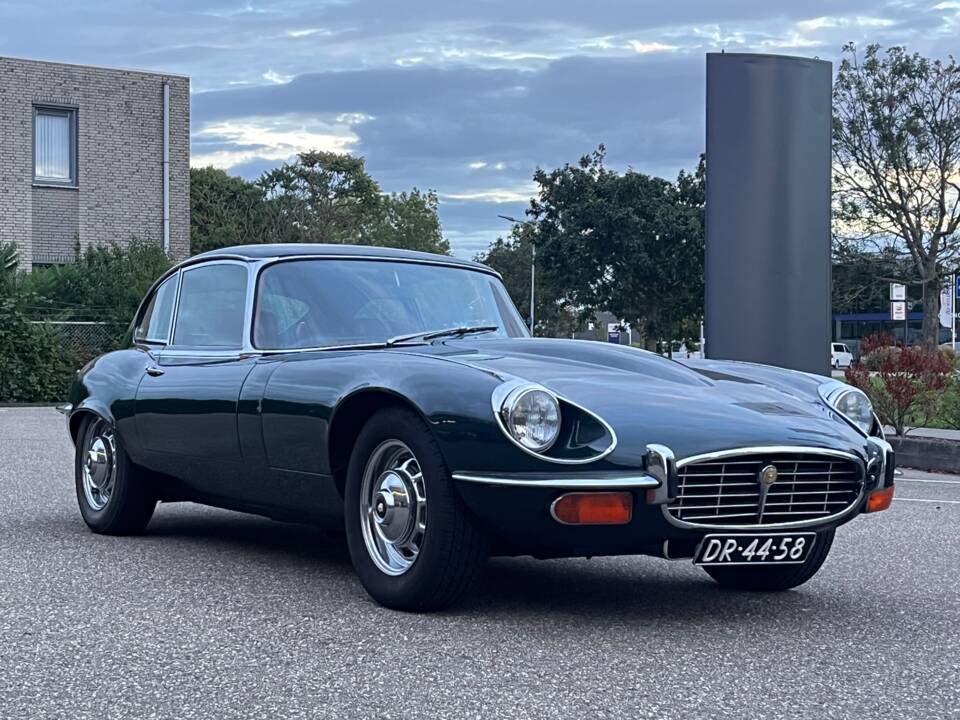 Image 14/46 de Jaguar Type E V12 (2+2) (1972)