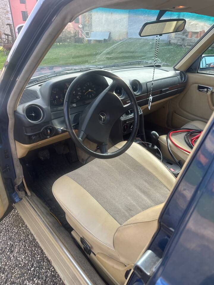 Bild 5/6 von Mercedes-Benz 300 D (1983)