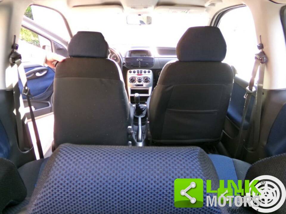 Image 8/10 of FIAT Punto HGT (1999)